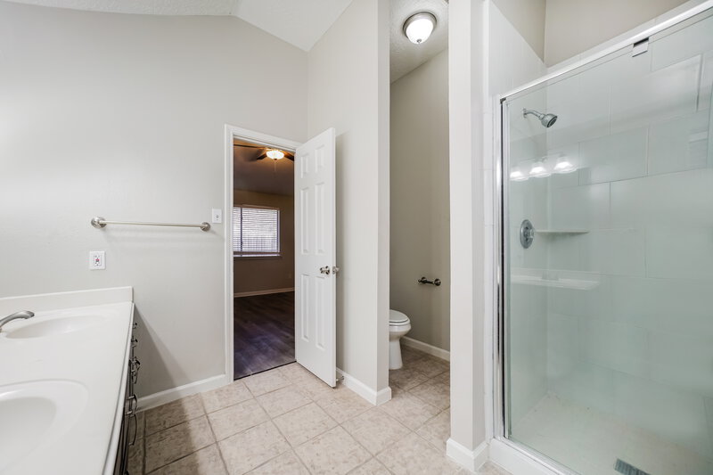 1,840/Mo, 16134 Indian Cypress Dr Cypress, TX 77429 Main Bathroom View 2