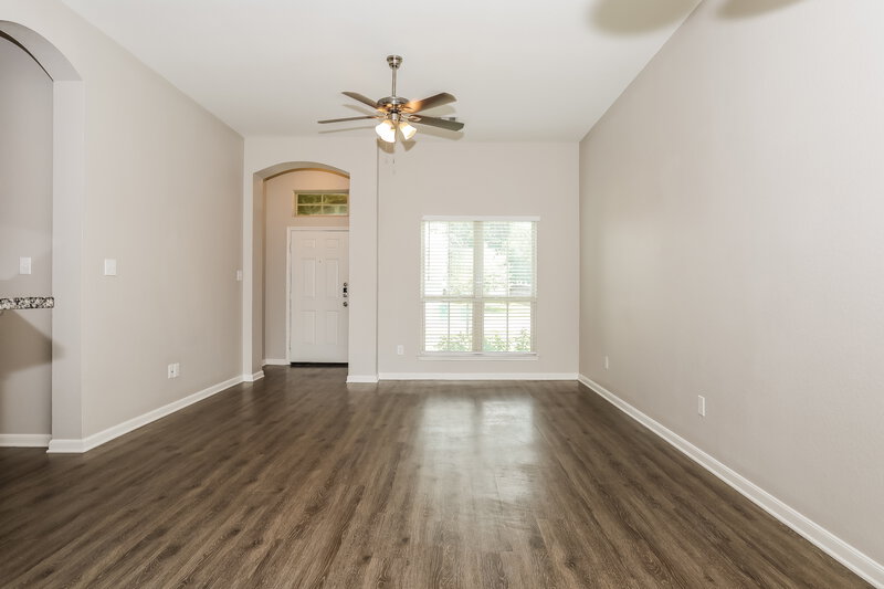 1,600/Mo, 131 Brocks Ln Montgomery, TX 77356 Living Room View 2