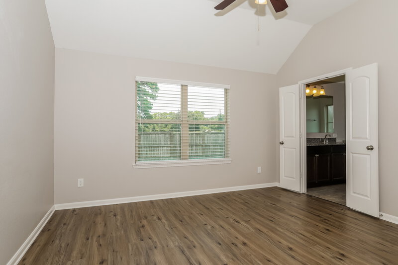 1,600/Mo, 131 Brocks Ln Montgomery, TX 77356 Main Bedroom View