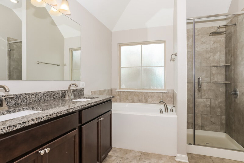 1,600/Mo, 131 Brocks Ln Montgomery, TX 77356 Main Bathroom View 3