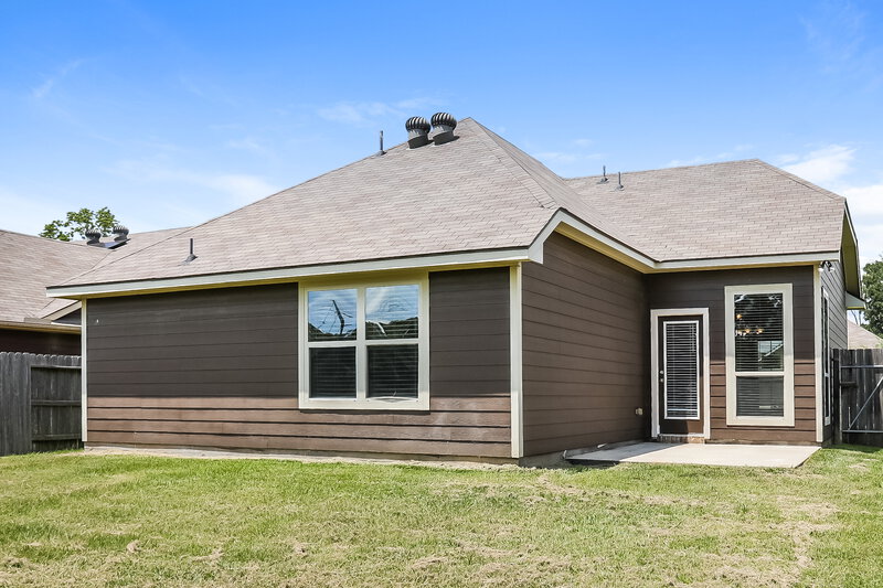 1,600/Mo, 131 Brocks Ln Montgomery, TX 77356 Rear View