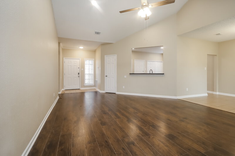 1,670/Mo, 3131 Ciderwood Dr Spring, TX 77373 Living Room View 2