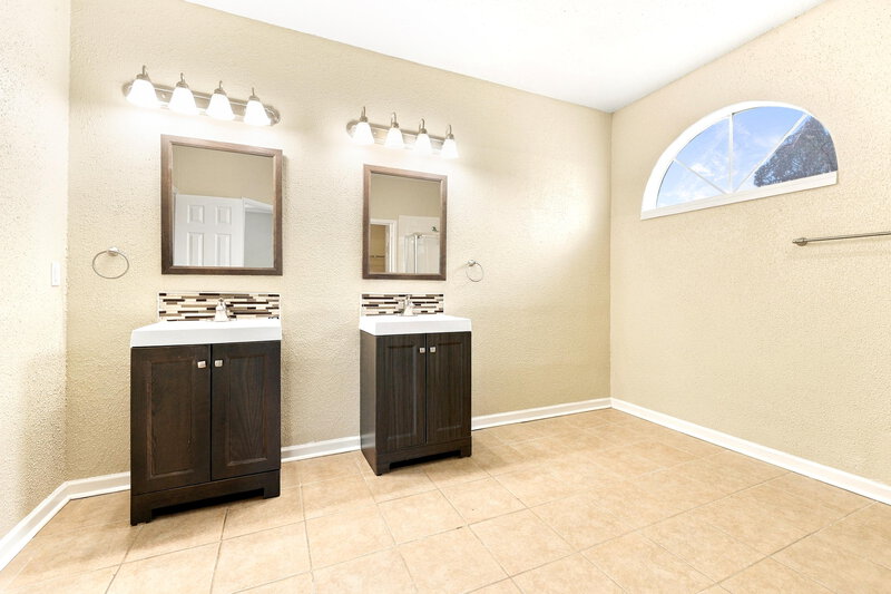 1,790/Mo, 3131 Ciderwood Dr Spring, TX 77373 Primary Bathroom View 2