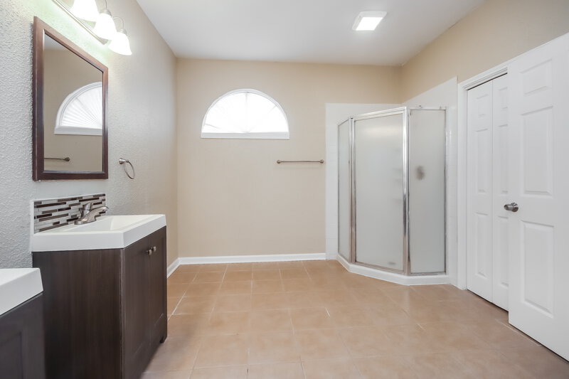1,670/Mo, 3131 Ciderwood Dr Spring, TX 77373 Main Bathroom View 2