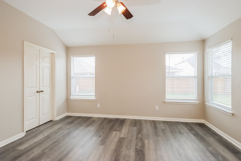 2,290/Mo, 12907 Pine Woods St Tomball, TX 77375 Main Bedroom View