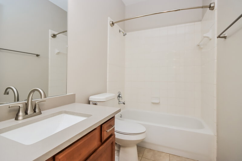 2,290/Mo, 12907 Pine Woods St Tomball, TX 77375 Bathroom View