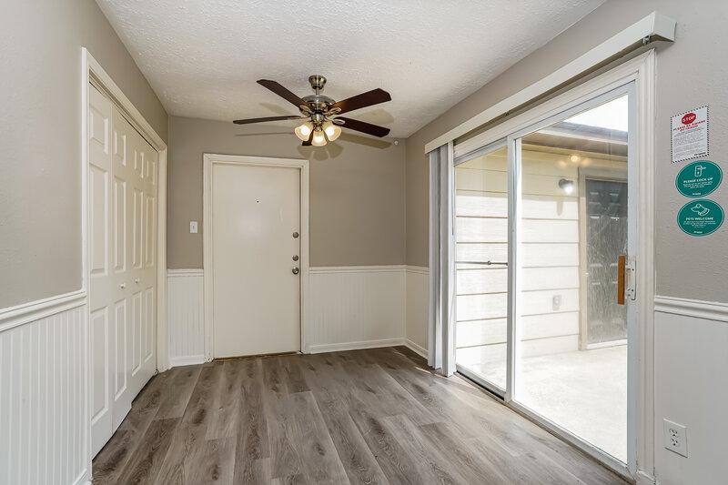 2,005/Mo, 12303 Hamsfield Ct Tomball, TX 77377 Breakfast Nook View