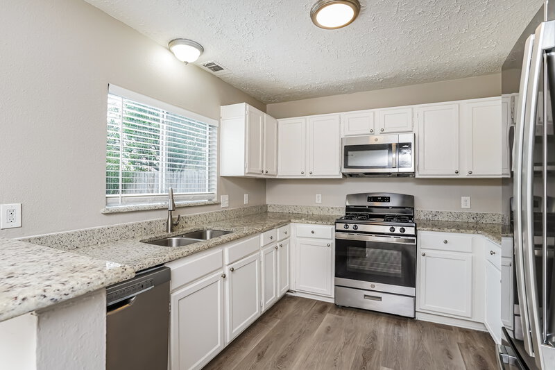 2,005/Mo, 12303 Hamsfield Ct Tomball, TX 77377 Kitchen View