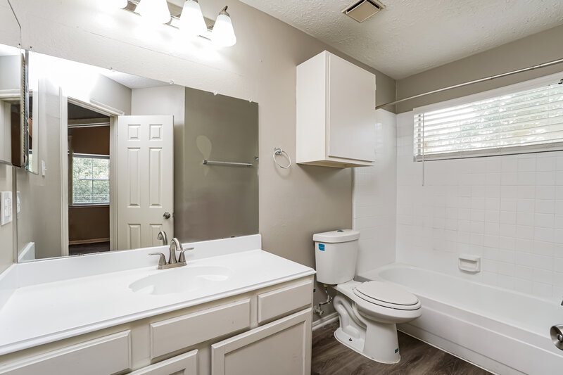 2,005/Mo, 12303 Hamsfield Ct Tomball, TX 77377 Bathroom View