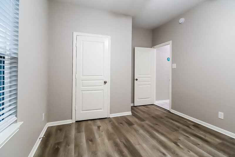 2,115/Mo, 6935 Hazelnut Ln Baytown, TX 77521 Bedroom View 2