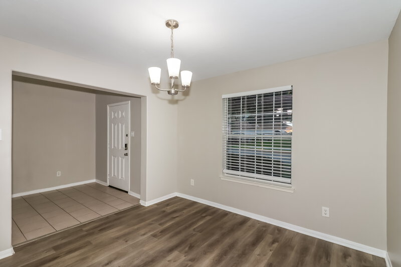 2,240/Mo, 6207 Winter Oak St Pearland, TX 77584 Dining Room View