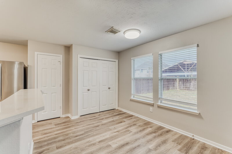 2,145/Mo, 6207 Winter Oak St Pearland, TX 77584 Bedroom View