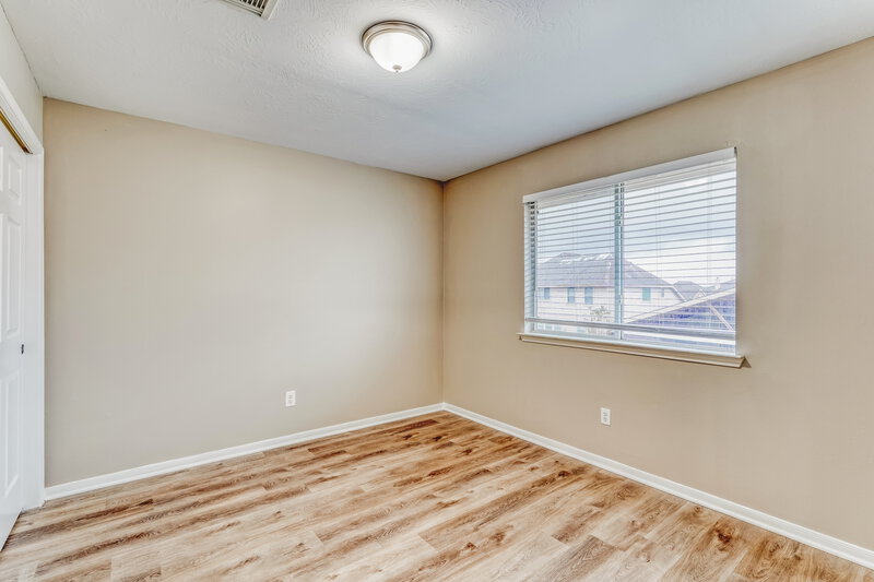 2,145/Mo, 6207 Winter Oak St Pearland, TX 77584 Bedroom View 2