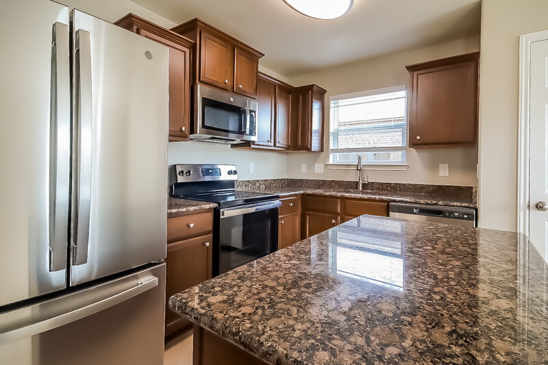 2,055/Mo, 4815 Tulip Trail Ln Richmond, TX 77469 Kitchen View