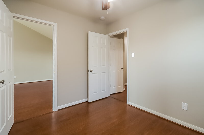 2,055/Mo, 4815 Tulip Trail Ln Richmond, TX 77469 Bedroom View 2