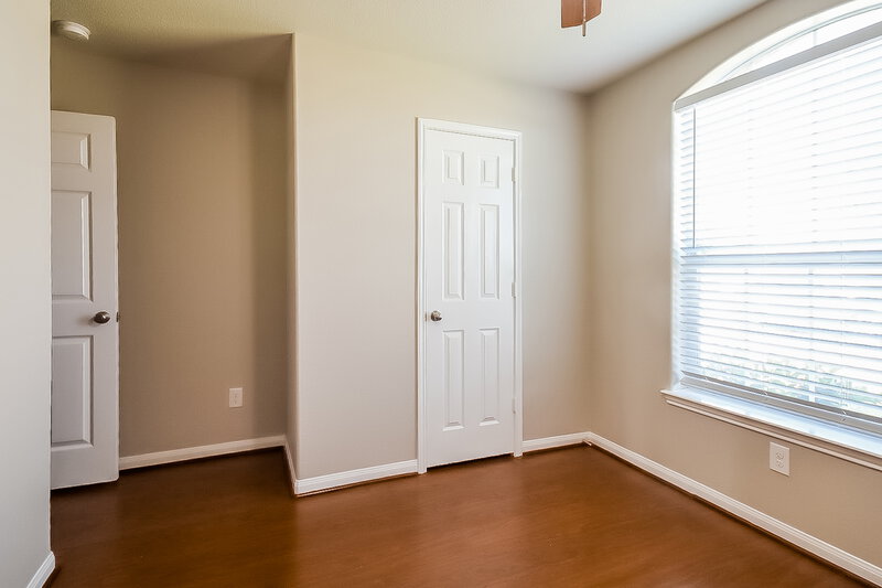 2,055/Mo, 4815 Tulip Trail Ln Richmond, TX 77469 Bedroom View 3