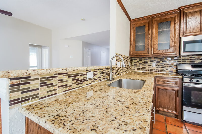 2,230/Mo, 4405 Spoonbill Dr Seabrook, TX 77586 Kitchen View