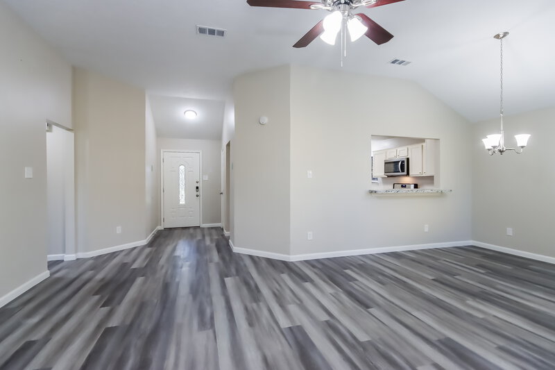 1,835/Mo, 1207 Lynn Ln Humble, TX 77338 Living Room View 3