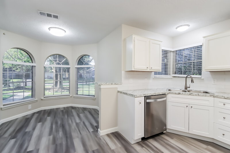 1,835/Mo, 1207 Lynn Ln Humble, TX 77338 Kitchen View