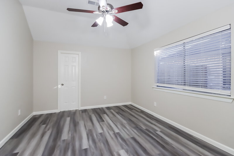 1,835/Mo, 1207 Lynn Ln Humble, TX 77338 Main Bedroom View 2