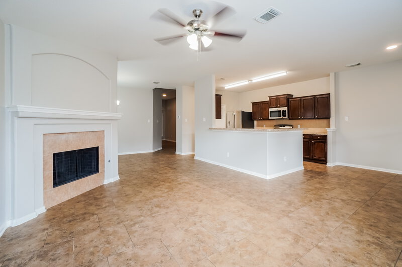 2,215/Mo, 21314 Bella Dulce Ct Spring, TX 77379 Living Room View