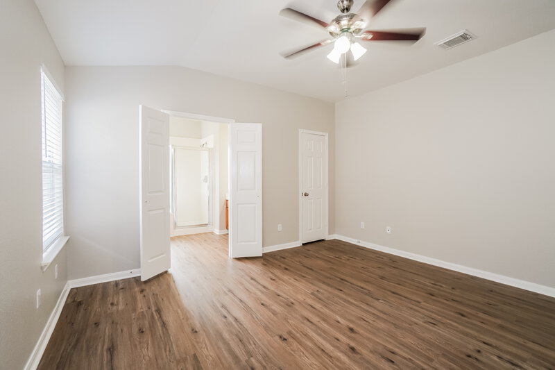 2,215/Mo, 21314 Bella Dulce Ct Spring, TX 77379 Main Bedroom View
