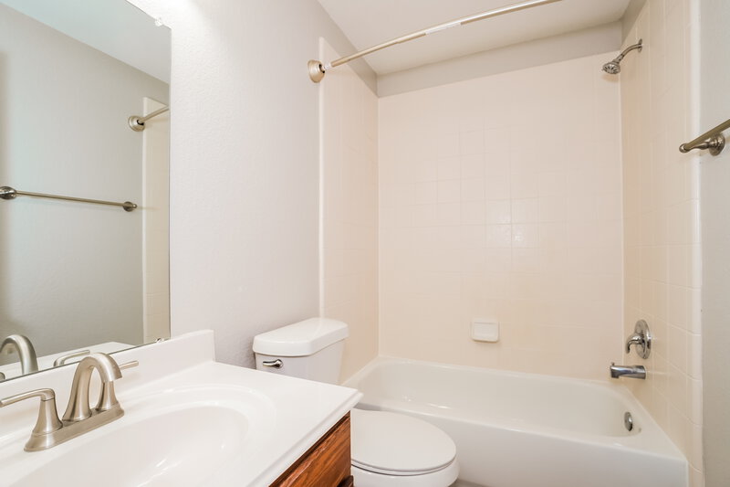 2,215/Mo, 21314 Bella Dulce Ct Spring, TX 77379 Bathroom View