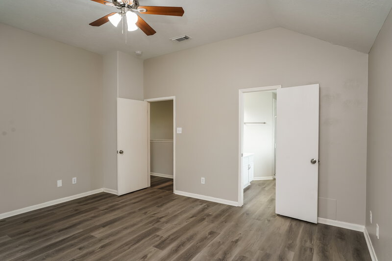 1,900/Mo, 18407 Heartland Ct Humble, TX 77346 Main Bedroom View
