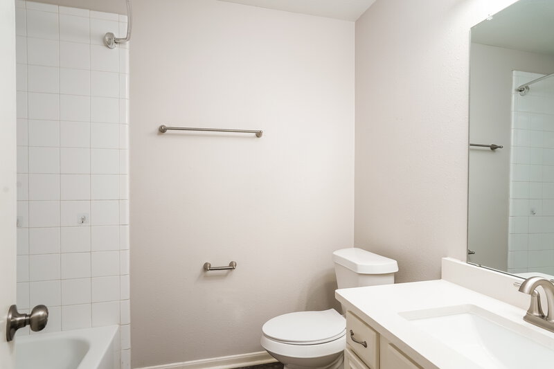 1,900/Mo, 18407 Heartland Ct Humble, TX 77346 Bathroom View
