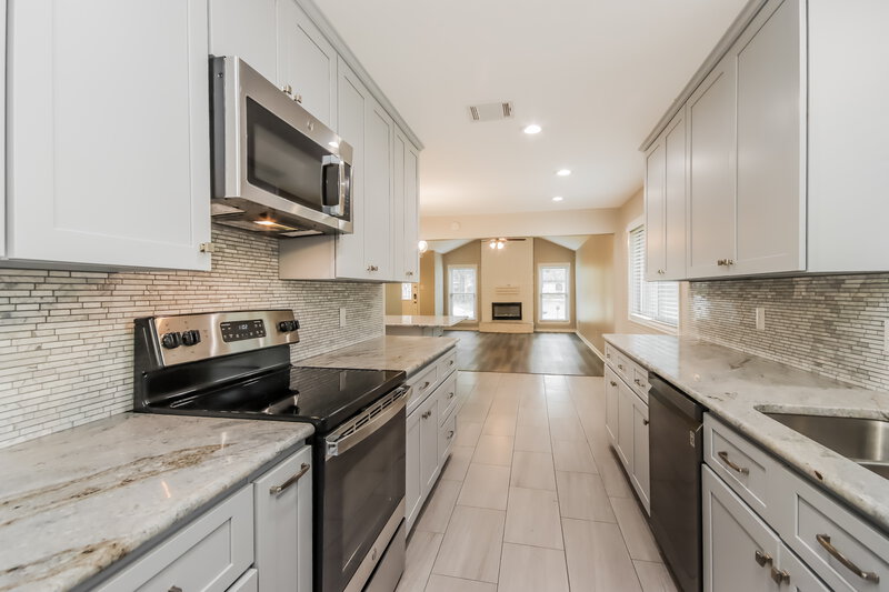 1,885/Mo, 5026 Monteith Dr Spring, TX 77373 Kitchen View 2