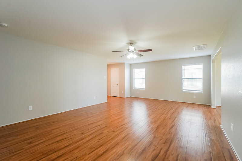 1,885/Mo, 839 Wild Cotton Rd Rosenberg, TX 77471 Living Room View 2