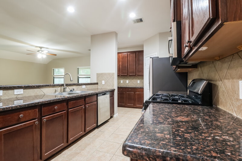 2,160/Mo, 2815 Lexington Park Dr Spring, TX 77373 Kitchen View