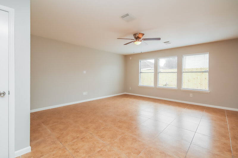 3,180/Mo, 15223 Falmouth Ave Houston, TX 77084 Living Room View 2