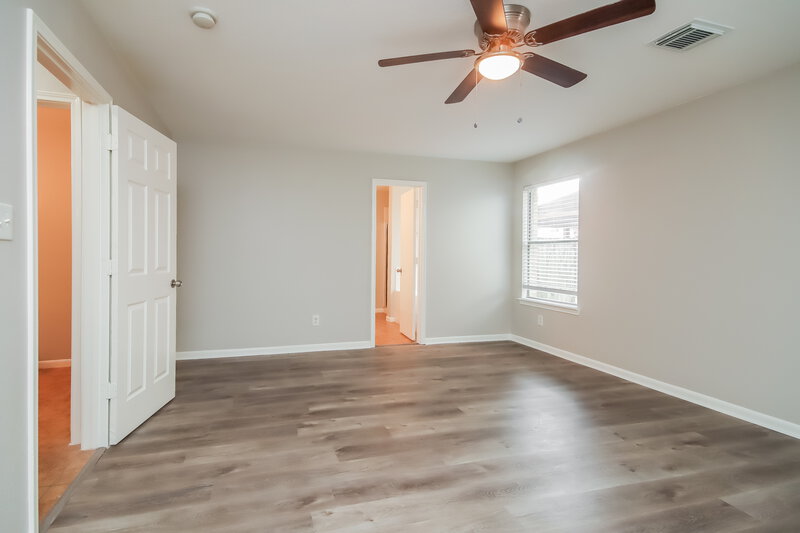 3,180/Mo, 15223 Falmouth Ave Houston, TX 77084 Main Bedroom View 2