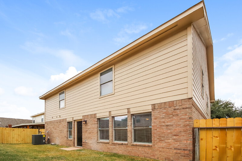 3,180/Mo, 15223 Falmouth Ave Houston, TX 77084 Rear View