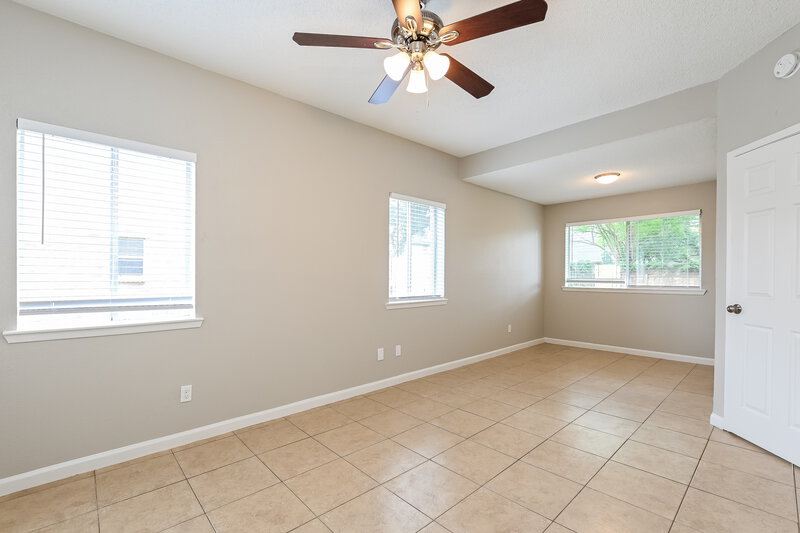 2,010/Mo, 2424 Shadybend Dr Pearland, TX 77581 Main Bedroom View 2