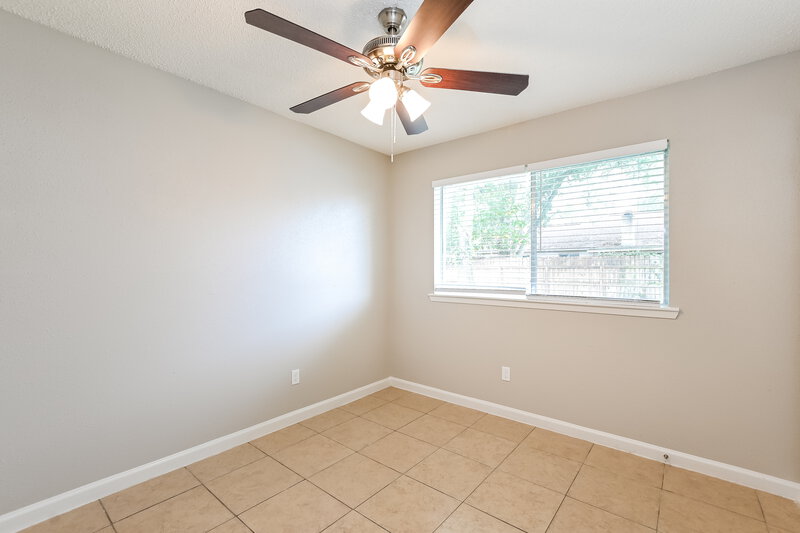 2,010/Mo, 2424 Shadybend Dr Pearland, TX 77581 Bedroom View 2