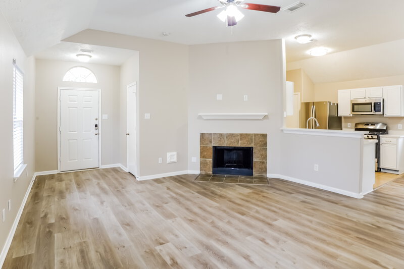 2,530/Mo, 6614 Windy River Ln Katy, TX 77449 Living Room View 2