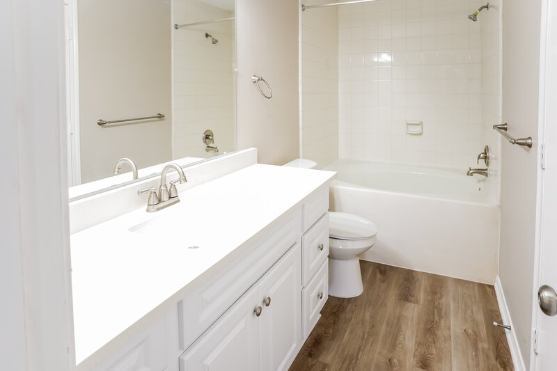 2,530/Mo, 6614 Windy River Ln Katy, TX 77449 Main Bathroom View