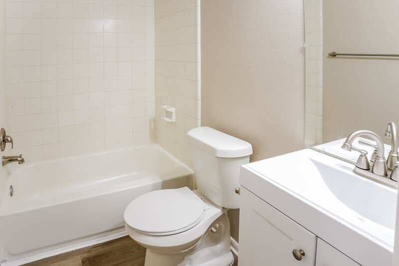 2,530/Mo, 6614 Windy River Ln Katy, TX 77449 Bathroom View