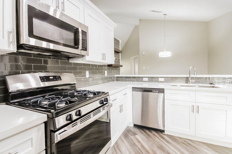 2,450/Mo, 2922 Bentley Ct Pearland, TX 77584 Kitchen View 3