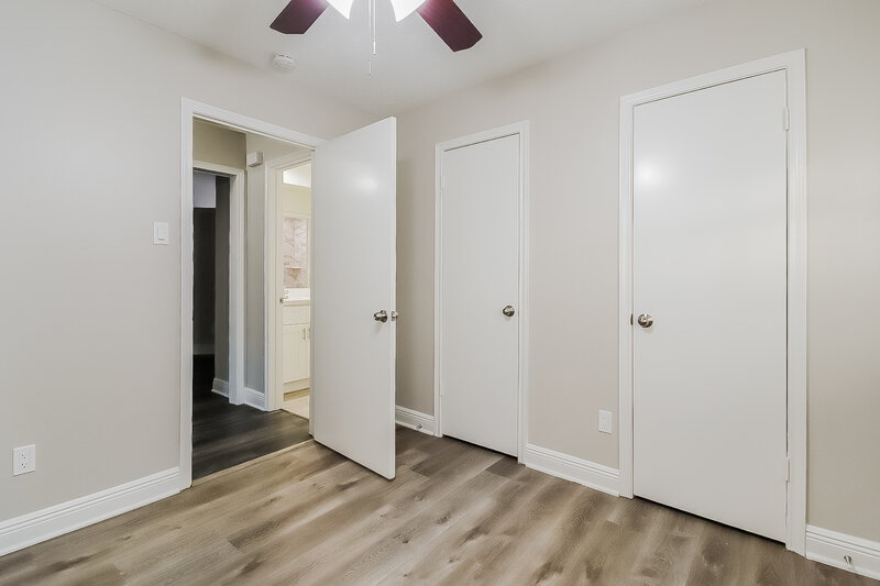2,450/Mo, 2922 Bentley Ct Pearland, TX 77584 Bedroom View 2