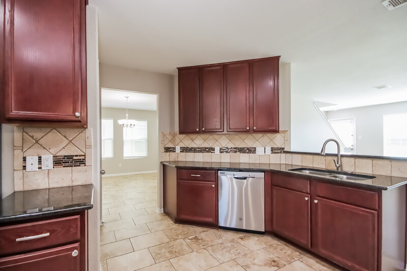 1,985/Mo, 9958 Chimney Swift Ln Conroe, TX 77385 Kitchen View 2