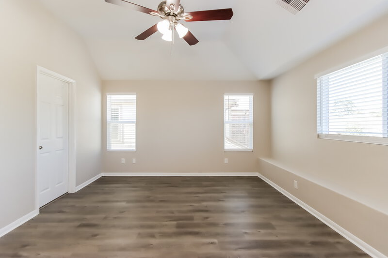 1,985/Mo, 9958 Chimney Swift Ln Conroe, TX 77385 Main Bedroom View 2
