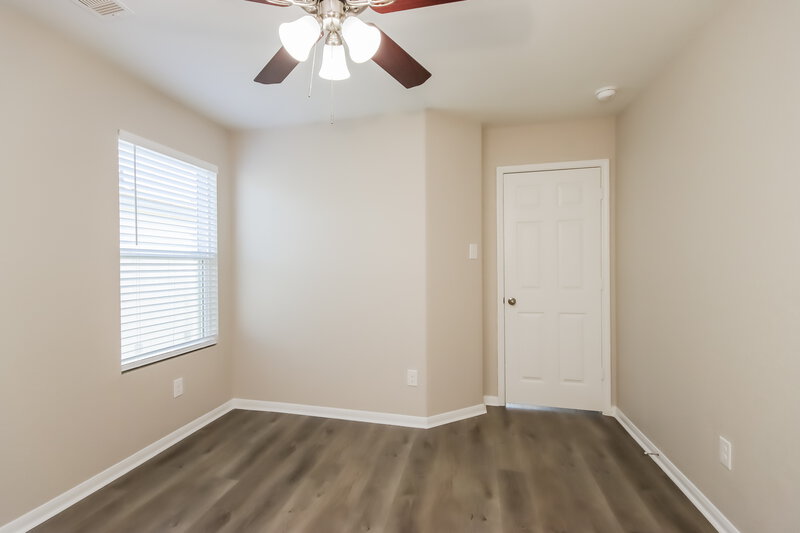 1,985/Mo, 9958 Chimney Swift Ln Conroe, TX 77385 Bedroom View 2