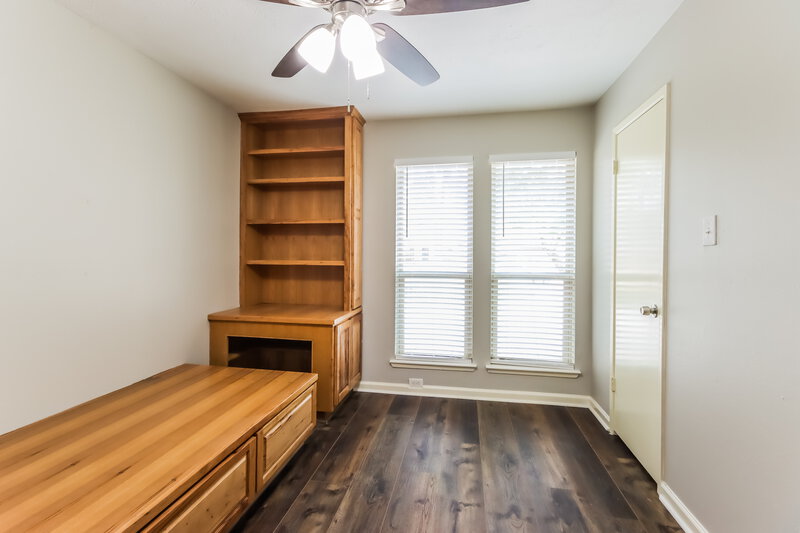 2,000/Mo, 3602 Brook Shadow Dr Houston, TX 77345 Study View