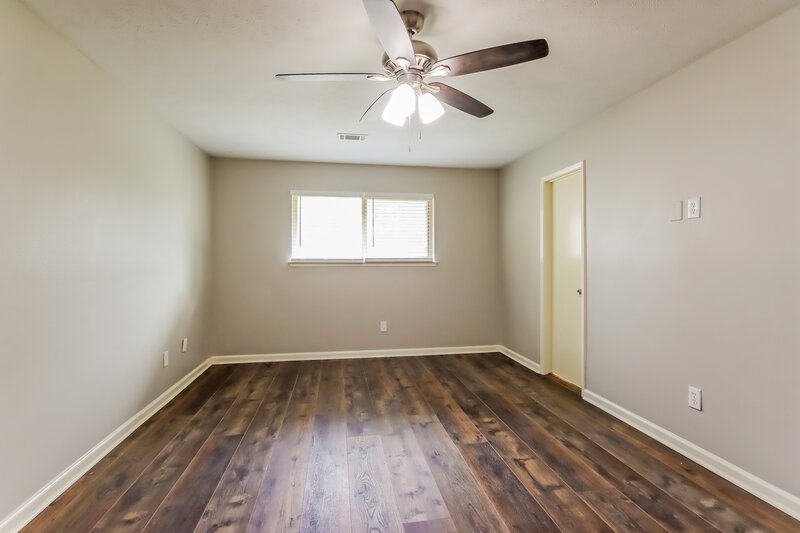 2,000/Mo, 3602 Brook Shadow Dr Houston, TX 77345 Main Bedroom View 2