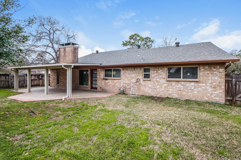 2,000/Mo, 3602 Brook Shadow Dr Houston, TX 77345 Rear View