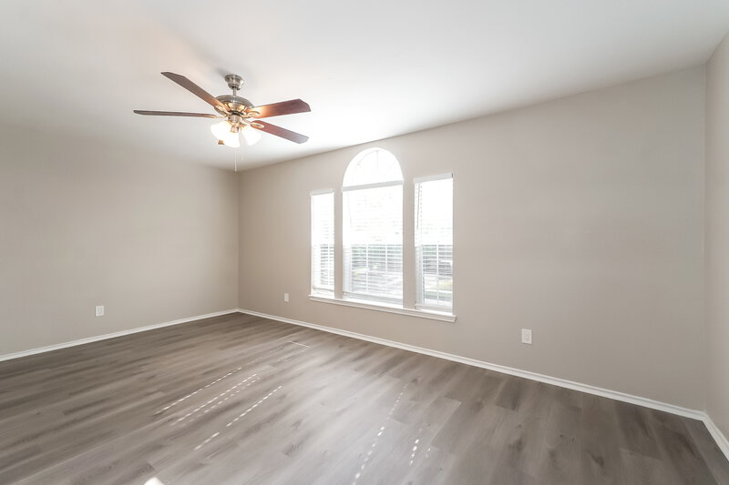 2,145/Mo, 15902 Mission Glen Dr Houston, TX 77083 Main Bedroom View