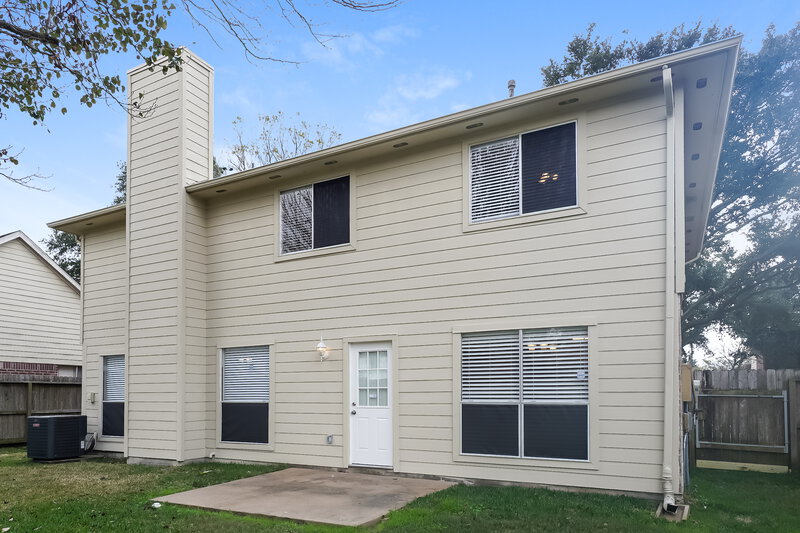 2,145/Mo, 15902 Mission Glen Dr Houston, TX 77083 Rear View